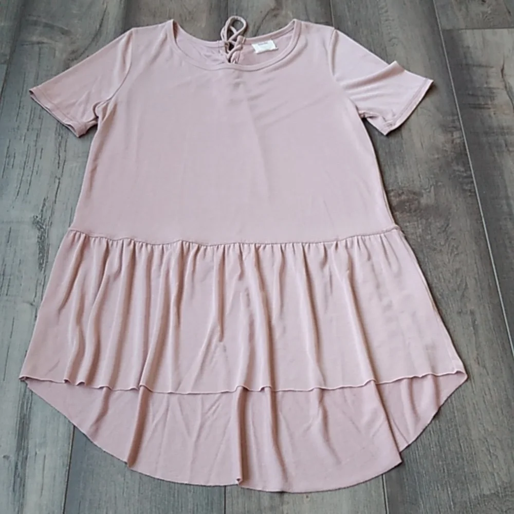 MOTE DUSTY PINK HIGH LOW RUFFLED SHORT SLEEVE SHIRT WITH DRAWSTRING BACK SIZE SM - Picture 1 of 9